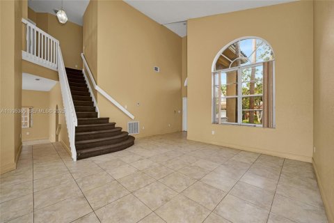 Casa en venta en Miami, Florida, 4 dormitorios, 222.87 m2 № 1993556 - foto 3