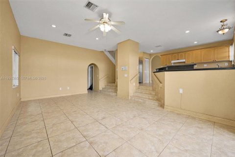 Casa en venta en Miami, Florida, 4 dormitorios, 222.87 m2 № 1993556 - foto 7