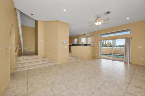Casa en venta en Miami, Florida, 4 dormitorios, 222.87 m2 № 1993556 - foto 6