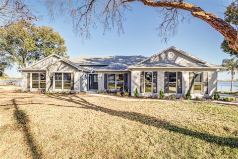 House in Polk City, Florida 3 bedrooms, 178 sq.m. № 2207566