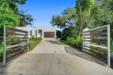 Villa ou maison à louer à Fort Lauderdale, Floride: 5 chambres, 197.6 m2 № 2288443 - photo 3