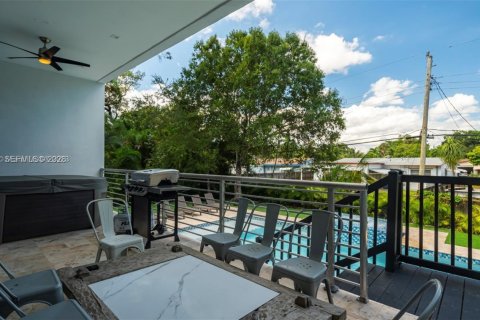 Villa ou maison à louer à Fort Lauderdale, Floride: 5 chambres, 197.6 m2 № 2288443 - photo 16