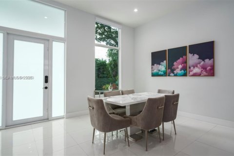 Villa ou maison à louer à Fort Lauderdale, Floride: 5 chambres, 197.6 m2 № 2288443 - photo 29