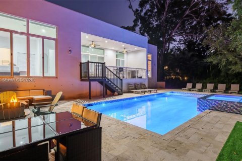 Villa ou maison à louer à Fort Lauderdale, Floride: 5 chambres, 197.6 m2 № 2288443 - photo 4