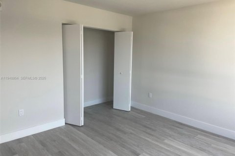 Touwnhouse à louer à Miami, Floride: 2 chambres, 129.32 m2 № 2006780 - photo 5