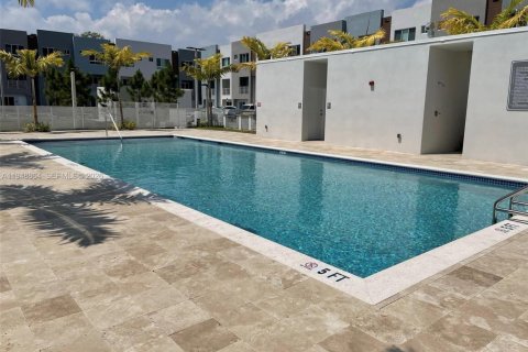 Touwnhouse à louer à Miami, Floride: 2 chambres, 129.32 m2 № 2006780 - photo 4