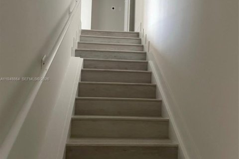 Touwnhouse à louer à Miami, Floride: 2 chambres, 129.32 m2 № 2006780 - photo 11