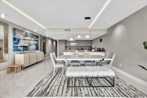 Copropriété à vendre à Sunny Isles Beach, Floride: 3 chambres, 158.4 m2 № 1994763 - photo 2