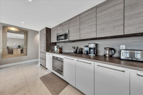 Copropriété à vendre à Sunny Isles Beach, Floride: 3 chambres, 158.4 m2 № 1994763 - photo 12