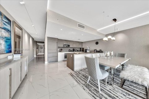 Copropriété à vendre à Sunny Isles Beach, Floride: 3 chambres, 158.4 m2 № 1994763 - photo 14