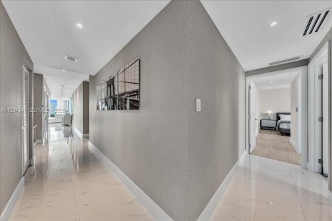 Copropriété à vendre à Sunny Isles Beach, Floride: 3 chambres, 158.4 m2 № 1994763 - photo 29