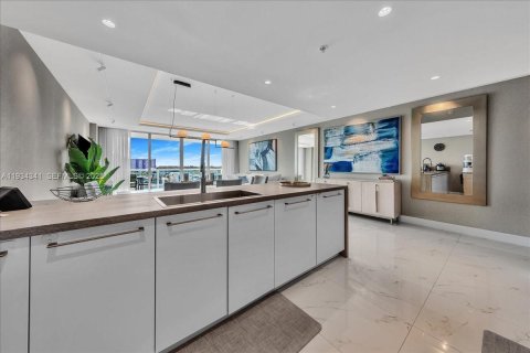 Copropriété à vendre à Sunny Isles Beach, Floride: 3 chambres, 158.4 m2 № 1994763 - photo 3