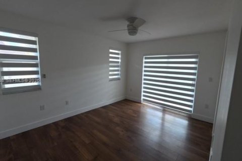 Copropriété à louer à Miami, Floride: 2 chambres, 75.25 m2 № 2046018 - photo 5