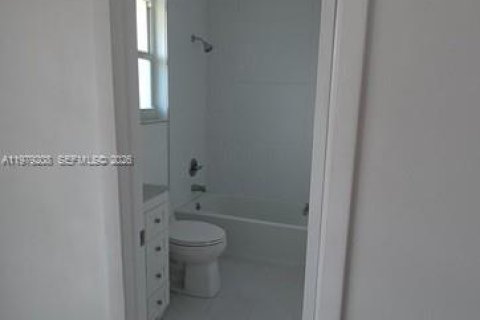 Copropriété à louer à Miami, Floride: 2 chambres, 75.25 m2 № 2046018 - photo 8