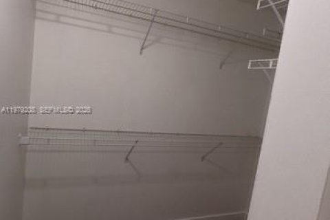 Copropriété à louer à Miami, Floride: 2 chambres, 75.25 m2 № 2046018 - photo 9