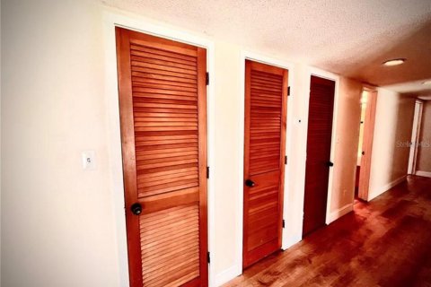 Condo in Haines City, Florida, 2 bedrooms  № 1911990 - photo 9