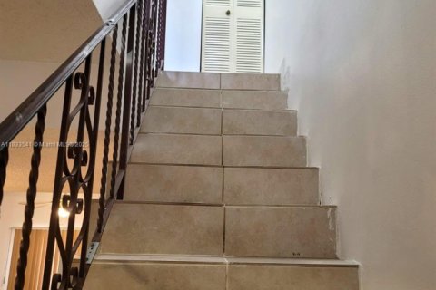 Condominio en venta en Hialeah, Florida, 2 dormitorios, 117.06 m2 № 1814077 - foto 13