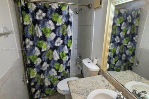 Condominio en venta en Hialeah, Florida, 2 dormitorios, 117.06 m2 № 1814077 - foto 8