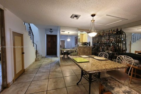 Condominio en venta en Hialeah, Florida, 2 dormitorios, 117.06 m2 № 1814077 - foto 19