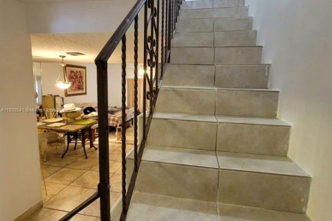 Condominio en venta en Hialeah, Florida, 2 dormitorios, 117.06 m2 № 1814077 - foto 14