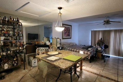 Condominio en venta en Hialeah, Florida, 2 dormitorios, 117.06 m2 № 1814077 - foto 16