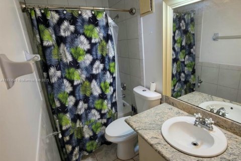 Condominio en venta en Hialeah, Florida, 2 dormitorios, 117.06 m2 № 1814077 - foto 10