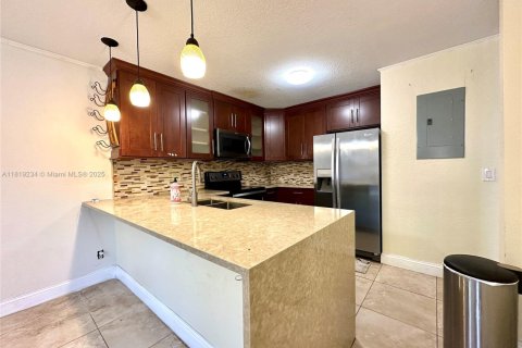 Купить таунхаус в Дирфилд-Бич, Флорида 2 спальни, 134.34м2, № 1937442 - фото 13