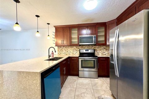 Купить таунхаус в Дирфилд-Бич, Флорида 2 спальни, 134.34м2, № 1937442 - фото 15