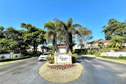 Купить таунхаус в Дирфилд-Бич, Флорида 2 спальни, 134.34м2, № 1937442 - фото 1