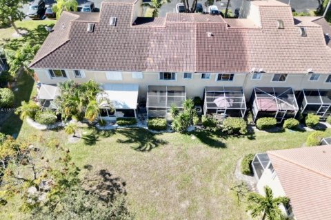 Купить таунхаус в Дирфилд-Бич, Флорида 2 спальни, 134.34м2, № 1937442 - фото 3