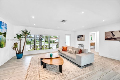 Купить виллу или дом в Майами-Шорс, Флорида 3 спальни, 171.68м2, № 2011221 - фото 21