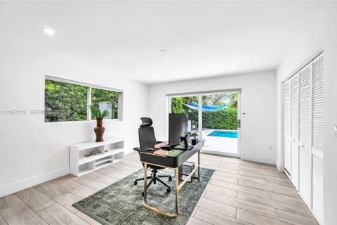 Купить виллу или дом в Майами-Шорс, Флорида 3 спальни, 171.68м2, № 2011221 - фото 30