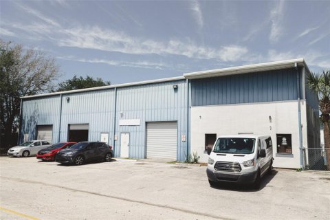 Propiedad comercial en alquiler en Orlando, Florida, 127.74 m2 № 1544687 - foto 1