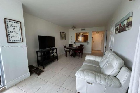 Condominio en alquiler en Miami Beach, Florida, 55.74 m2 № 2018376 - foto 2