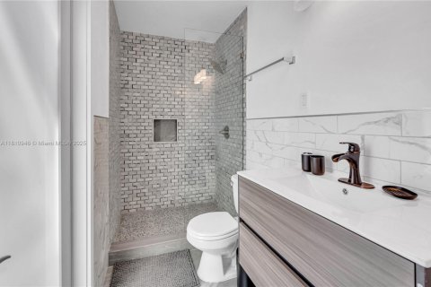 Casa en venta en Dania Beach, Florida, 5 dormitorios, 124.58 m2 № 1768230 - foto 25