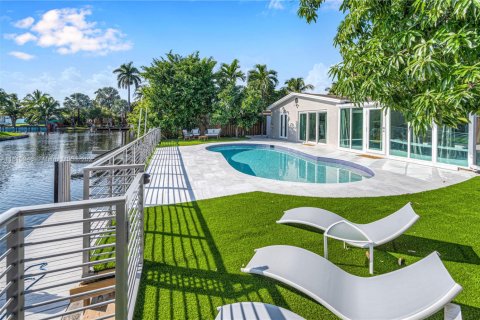Casa en venta en Dania Beach, Florida, 5 dormitorios, 124.58 m2 № 1768230 - foto 1