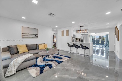 Casa en venta en Dania Beach, Florida, 5 dormitorios, 124.58 m2 № 1768230 - foto 13