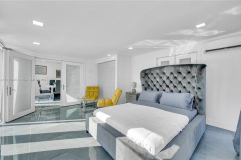 Casa en venta en Dania Beach, Florida, 5 dormitorios, 124.58 m2 № 1768230 - foto 16