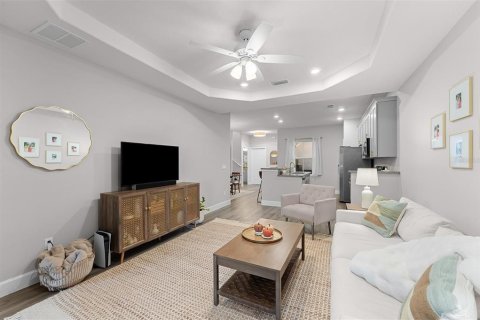 Touwnhouse à vendre à Groveland, Floride: 3 chambres, 170.01 m2 № 2419709 - photo 12