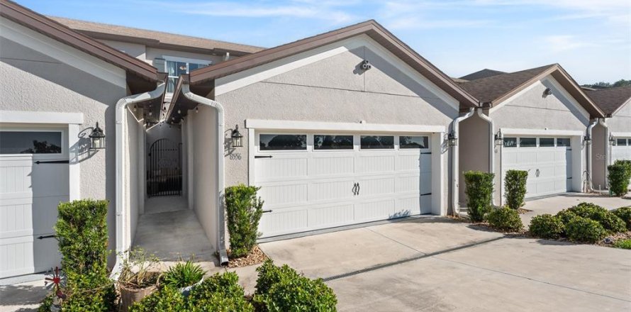 Touwnhouse à Groveland, Floride 3 chambres, 170.01 m2 № 2419709