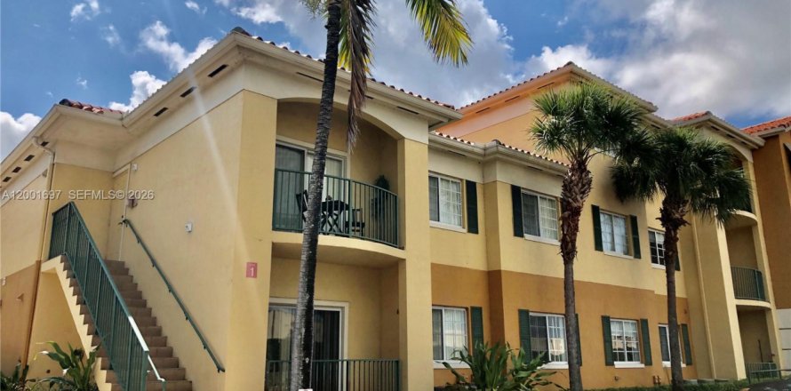 Condo in Doral, Florida, 2 bedrooms  № 2067672