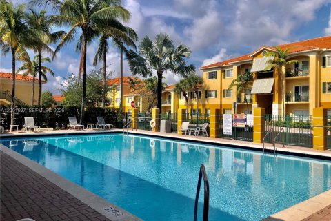 Condo in Doral, Florida, 2 bedrooms  № 2067672 - photo 18