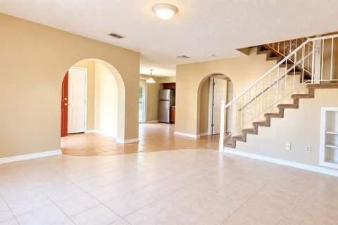 Townhouse in South Daytona, Florida 2 bedrooms, 126.44 sq.m. № 2393947 - photo 5