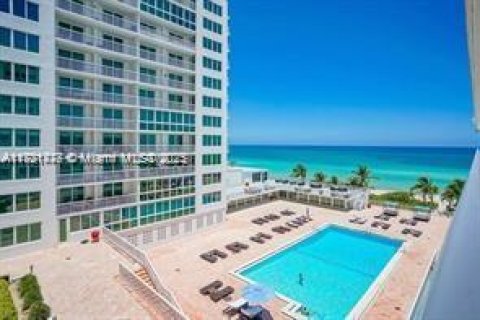 Copropriété à louer à Miami Beach, Floride: 1 chambre, 91.04 m2 № 1482459 - photo 15