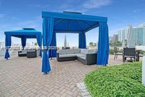 Copropriété à louer à Miami Beach, Floride: 1 chambre, 91.04 m2 № 1482459 - photo 16