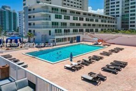 Copropriété à louer à Miami Beach, Floride: 1 chambre, 91.04 m2 № 1482459 - photo 14