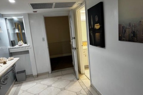 Copropriété à louer à Miami Beach, Floride: 1 chambre, 91.04 m2 № 1482459 - photo 19