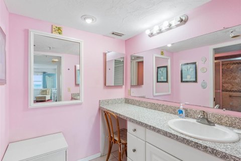 Купить кондоминиум в Мадейра - Бич, Флорида 3 комнаты, 111.48м2, № 1749303 - фото 22