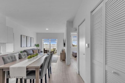 Touwnhouse à Hallandale Beach, Floride 2 chambres, 82.13 m2 № 2439169