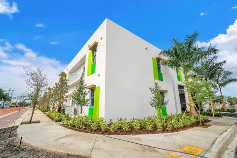 Touwnhouse à louer à Hallandale Beach, Floride: 2 chambres, 82.13 m2 № 2439169 - photo 15